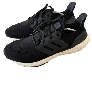 Adidas Ultraboost 22 running shoes size 12
